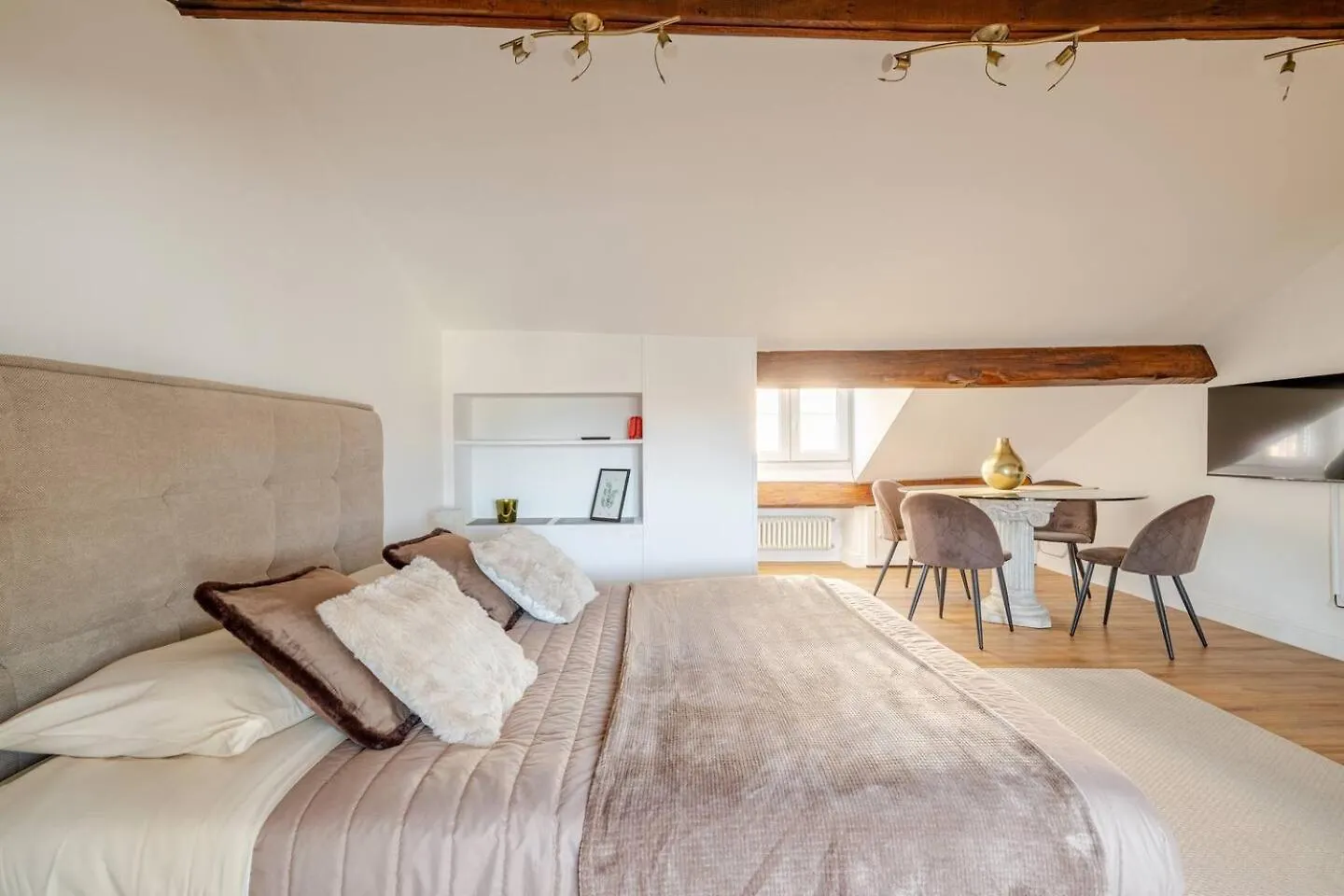 Mansarda Margot Posto Auto Incluso Apartment Sanremo